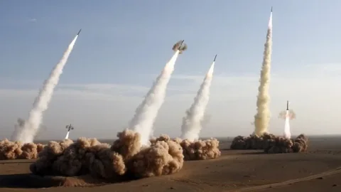 ایران برای پاسخ به هرگونه تعرض دشمن آماده‌ است