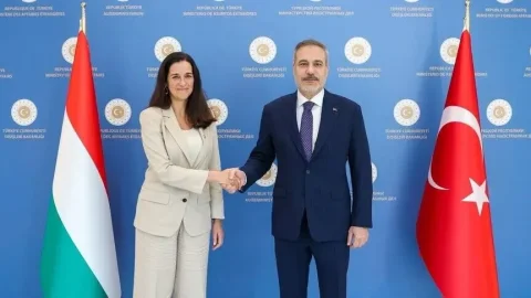 وزیر خارجه ترکیه بر ماهیت دفاعی توافق مکه تأکید کرد
