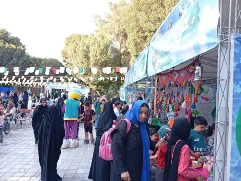 جشنواره کودکانه در ایستگاه ماشین دودی تهران آغاز شد