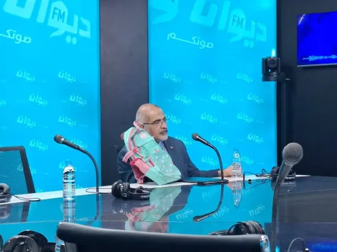 میر مسعود حسینیان صدای دختران مظلوم میناب را در تونس بلند کرد
