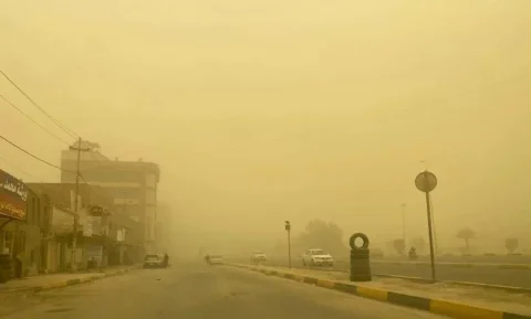 طوفان ناگهانی کربلا؛ آسمان پر از کاغذ و تگرگ‌های غافلگیرکننده