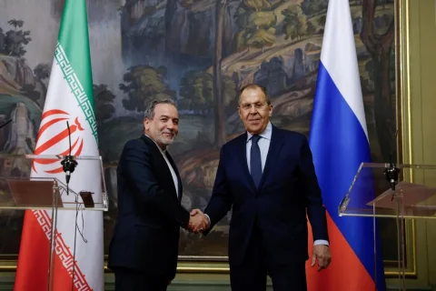 مدبر: سفر لاوروف به تهران و نقش میانجی‌گری روسیه در کاهش تنش‌ها