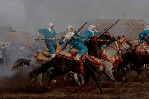 چانتال پینزی و زنان سوارکار مراکش در سنت تبوریدا