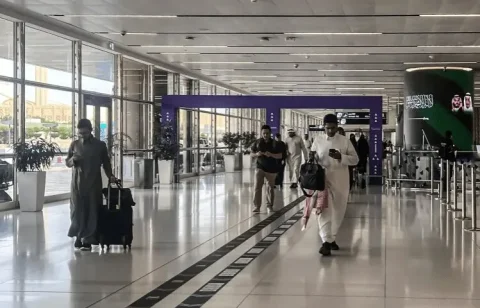 تأثیر حملات یمن بر صنعت هوانوردی امارات و لغو گسترده پروازها