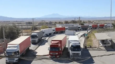 پیمان سنندجی: مدیریت مرزها با انتقال کنترل‌های گمرکی به داخل گمرکات