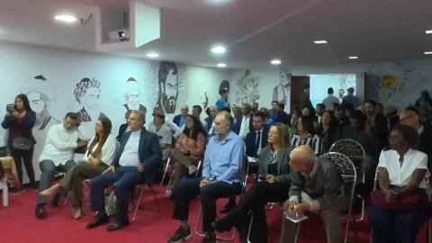 بزرگداشت روز حافظ با حضور چهره‌های فرهنگی در کاراکاس