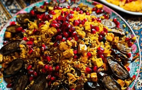 پلوی مرغ با انار؛ تجربه‌ای خوشمزه و متفاوت در پاییز