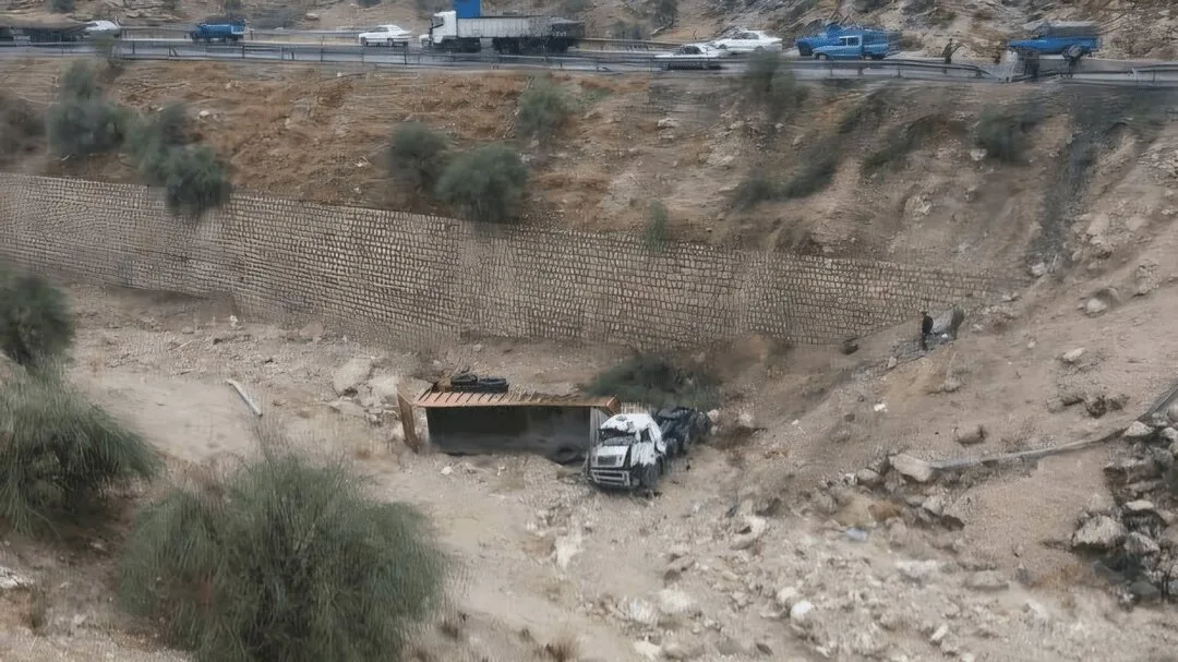 سقوط تریلی در بومهن جان یک زن ۴۰ ساله را گرفت