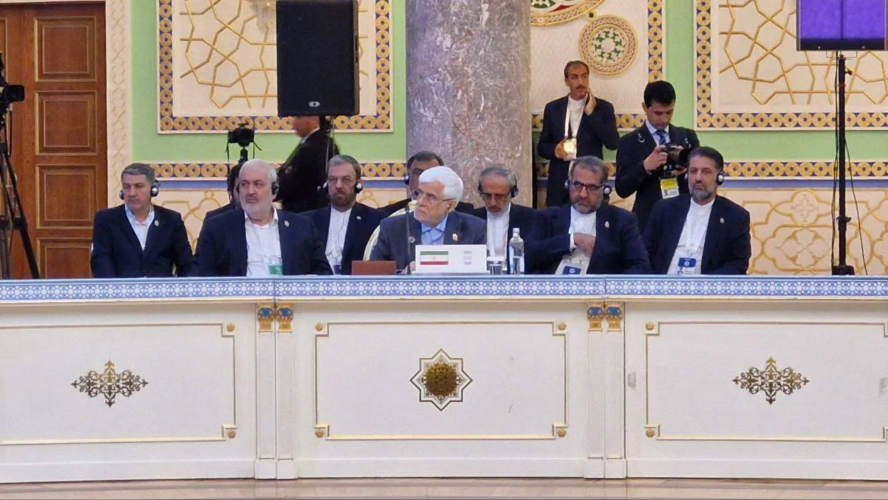 عارف: ایران همواره صلح را بر رویارویی ترجیح می‌دهد