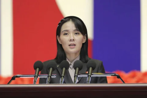 خواهر رهبر کره شمالی، کمک بشردوستانه سئول را توهین‌آمیز خواند