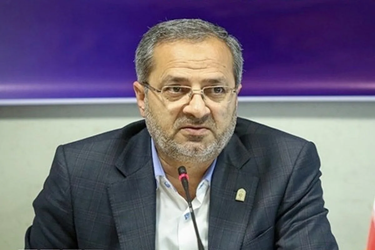 علیرضا کاظمی: شایعه پلاک برای دانشآموزان حقیقت ندارد