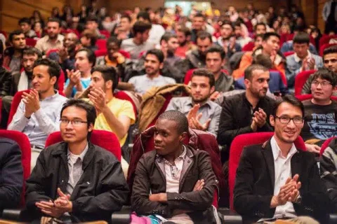 رئیس دانشگاه علم و صنعت ایران: کندی فرایندهای اداری جذب دانشجویان خارجی را دشوار کرده است