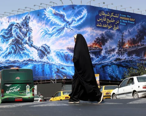 صادرات نفت خام از تنگه هرمز به سطوح پیش از جنگ بازمی‌گردد
