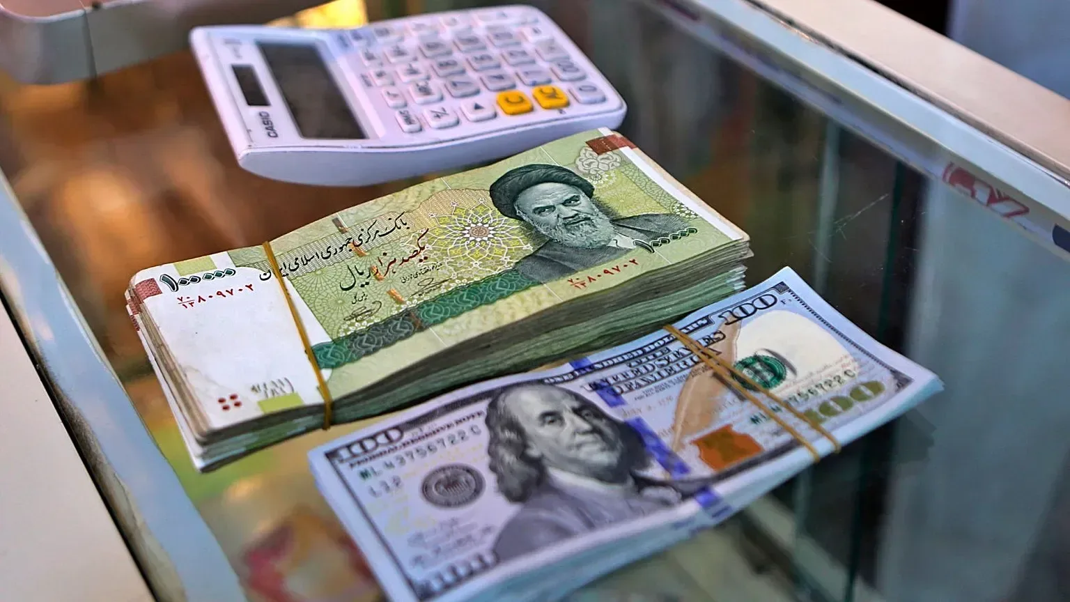 تعیین تکلیف شهریه ارزی دانشجویان خارجی با نرخ جدید بانک مرکزی