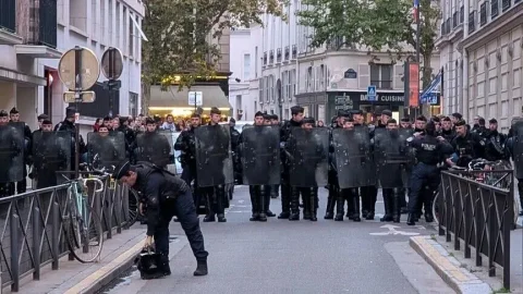 فراخوان کارآموزان پلیس در فرانسه برای کنترل تظاهرات سراسری