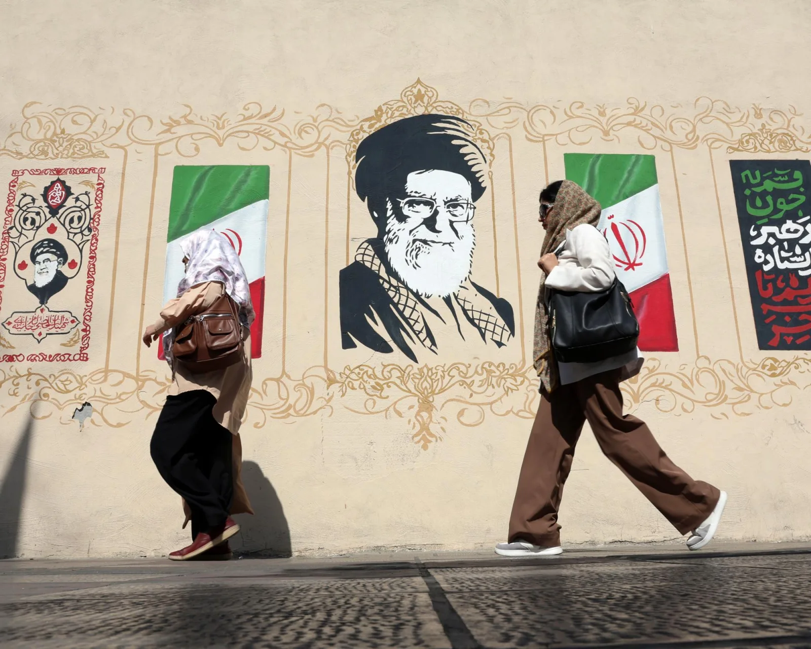 حمله به یک نفتکش در سواحل قطر در پی تهدید ایران برای بستن تنگه هرمز
