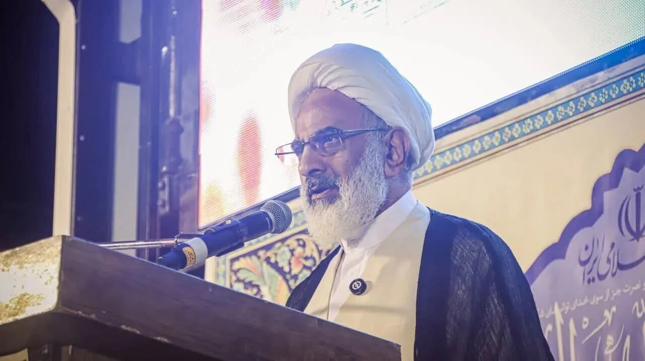 عبدالله حاجی صادقی: قدرت فرماندهی رهبر انقلاب ما را متحیر کرده است