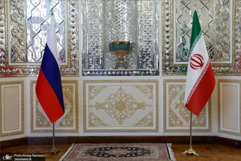 زلنسکی: پوتین به ایران کمک می‌کند و حامی ایرانی‌هاست