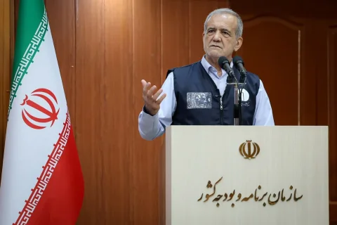 مسعود پزشکیان: هرکس ادعای درست‌کاری دارد این گوی و این میدان