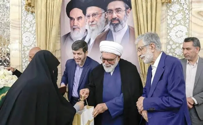 تجلیل از ۶۰ نخبه مدال‌آور المپیادهای علمی و رتبه‌های برتر کنکور در حرم مطهر رضوی