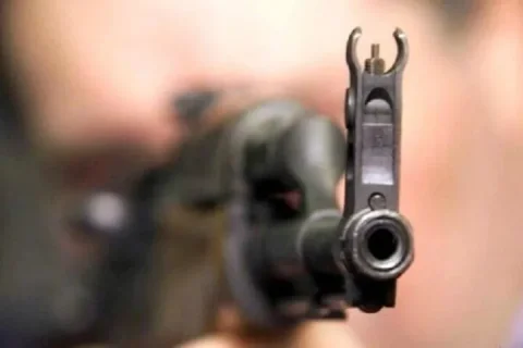 حمله مسلحانه به مینی‌بوس کارکنان لشکر ۸۸ زرهی نزاجا در نیکشهر