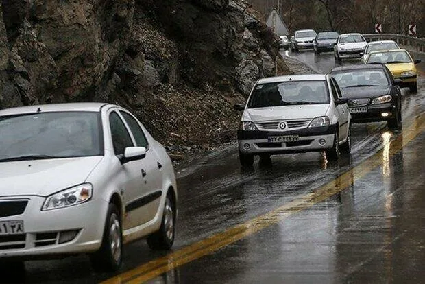 ترافیک جاده‌های شمالی؛ بارش باران و مه گرفتگی در ۲ مسیر اصلی