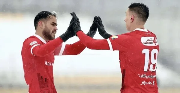 پیروزی پرسپولیس با همکاری بیفوما و ارونوف در لیگ برتر