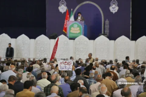نماز جمعه تهران به امامت آیت‌الله خاتمی در دانشگاه تهران برگزار شد