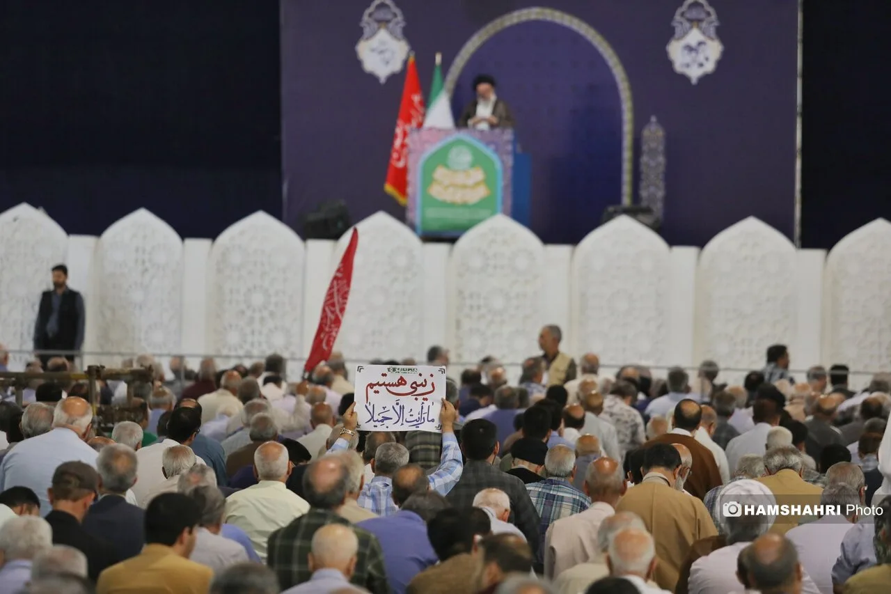 نماز جمعه تهران به امامت آیت‌الله خاتمی در دانشگاه تهران برگزار شد
