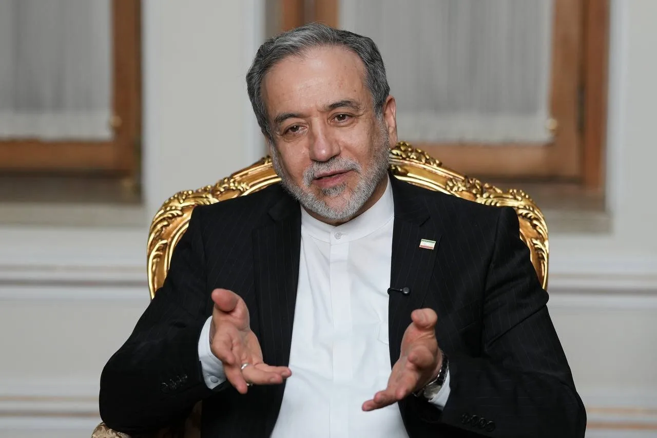 عراقچی بر نقش سازمان همکاری اسلامی در حل چالش‌های جهان اسلام تأکید کرد