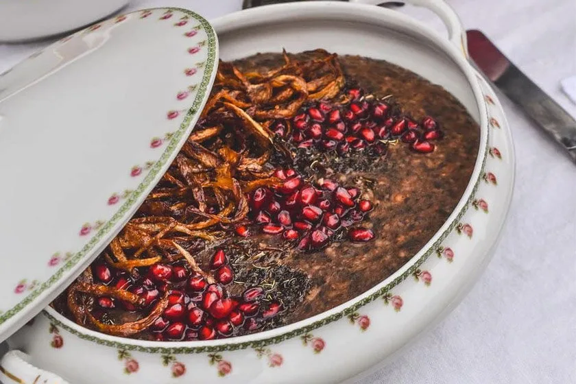 آش انار پاییزی؛ انتخابی لذیذ برای دورهمی‌های خانوادگی